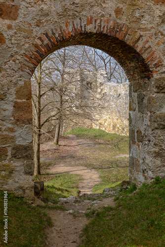 Burgruine Niederhaus bei Ederheim im Ries, Bayern