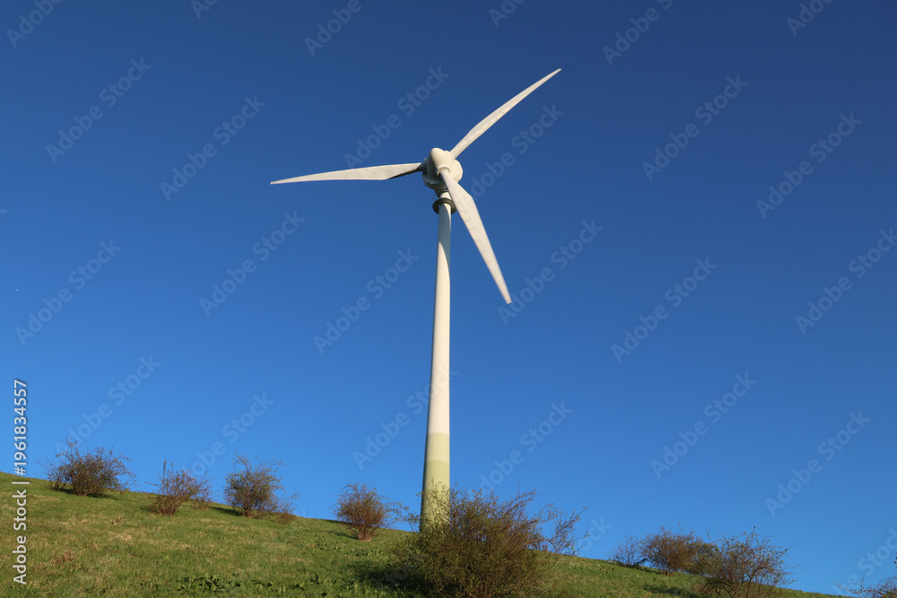 Fototapeta premium Windrad - Windenergie - Grüner Heiner - Repowering