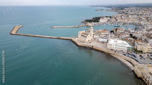 Canvastavla Aerial view of Trani shows the famous seaside cathedral In Italy