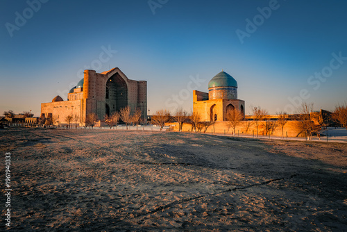 Tableau sur toile Stunning view of the unfinished mausoleum of Khoja Ahmed Yasawi in Turkistan, Ka