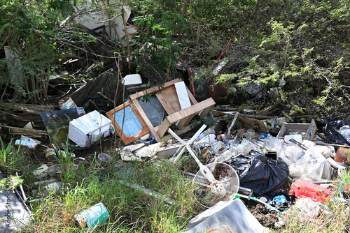 Déchets sauvages dans la nature