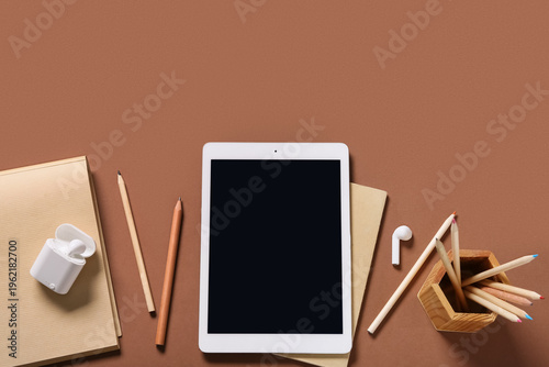 Tablet computer with notebo...