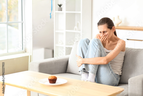 Young woman with anorexia a...