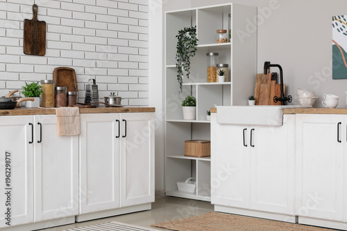 Shelving unit and kitchen c...