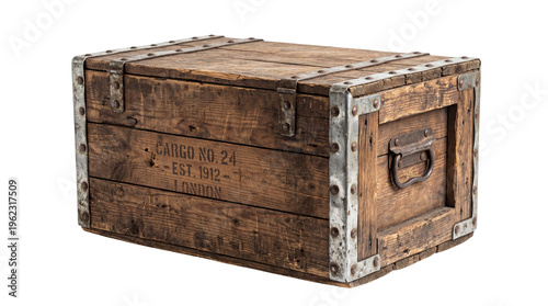 Fotografia Old wooden cargo crate with metal straps handle and CARGO NO 24 LONDON text, iso