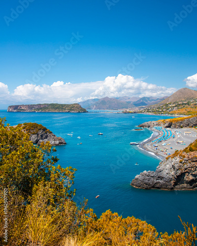 Foto view of the bay mediterranean italy