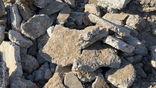 家の解体で出た産廃　砕いたセメント