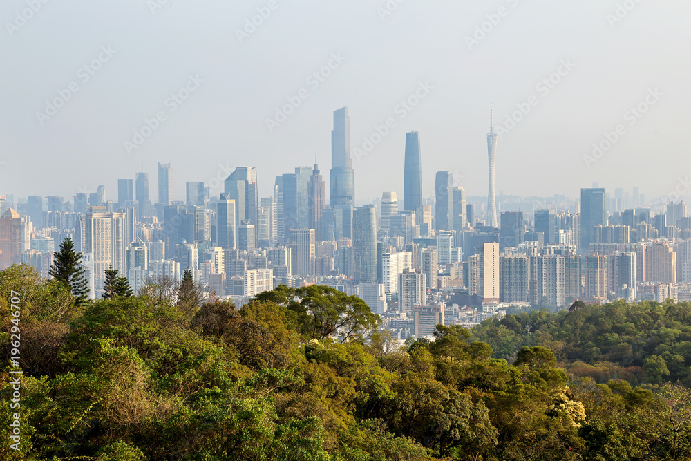 Obraz premium Guangzhou, China, city view from Baiyun Mountain