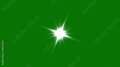 Single glowing sparkle star twinkle animation with glitter shine burst effect, white cartoon doodle blinking light star overlay in seamless 4K loop, transparent alpha green background element loopable