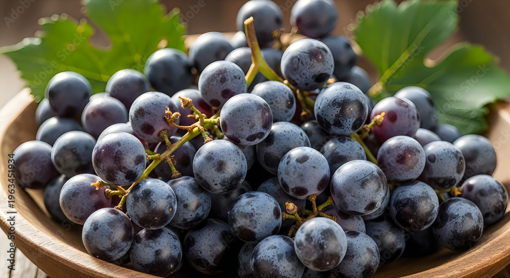 Fototapeta premium Fresh Grapes in Wooden Bowl
