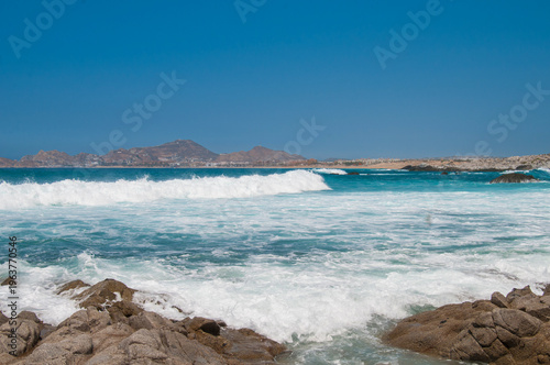 Obraz na plátně Oceano pacifico y mar de cortes se juntan en zona montañoza de Cabo San lucas Ba