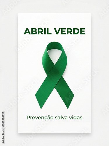 Green ribbon for Abril Verde safety campaign