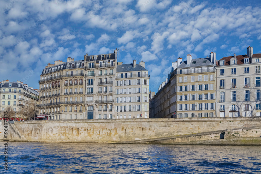 Obraz premium Paris, beautiful facades quai d’Orleans, on the ile Saint-Louis