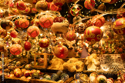 Photos Classic Christmas market, lots of Christmas tree decorations