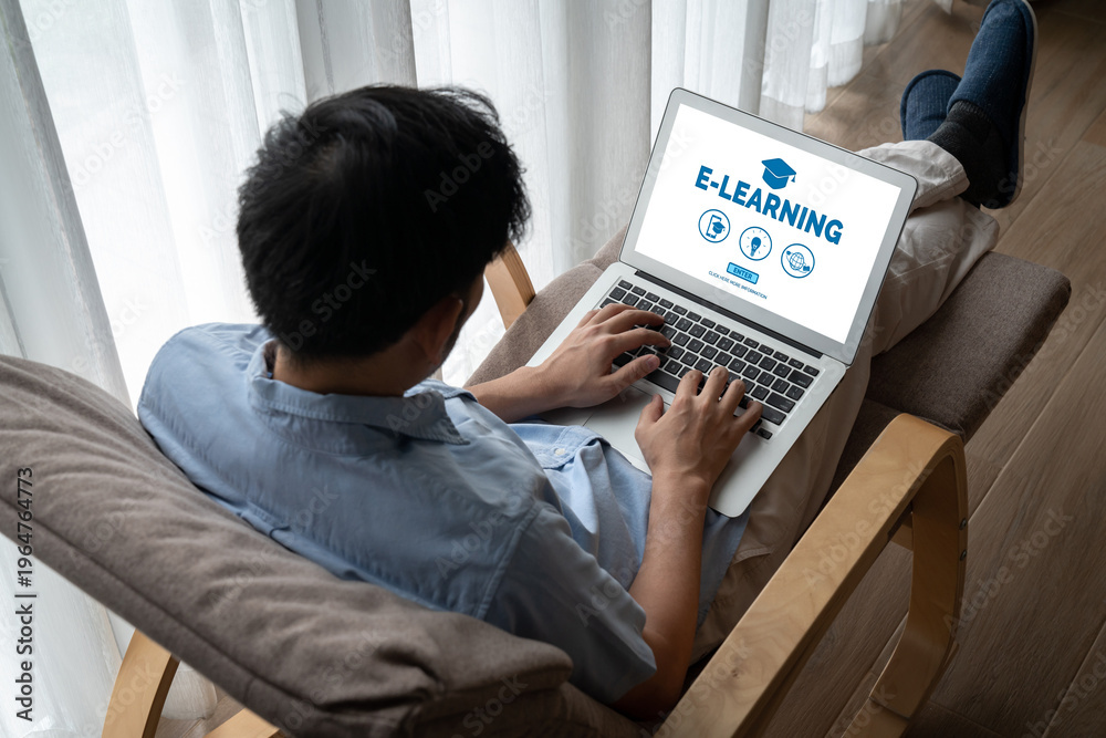 Obraz premium E-learning website with modish sofware for student to study online on the internet network