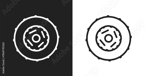Car clutch icon. Linear black, white icon from car parts collection. Outline car clutch vector. Thin line symbol isolated on white and black background