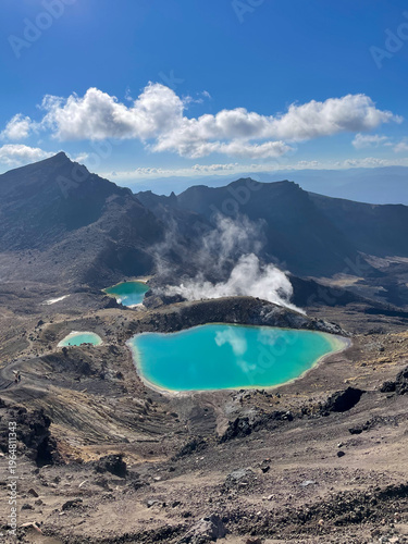 Tableau sur toile Stunning high-angle view of the vibrant Emerald Lakes and steam vents in Tongariro National Park, New Zealand