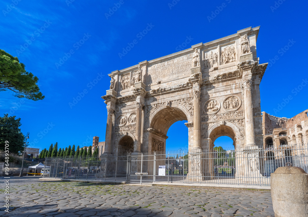 Fototapeta premium City of Rome, Arch of Constantine near the Colosseum, Italy