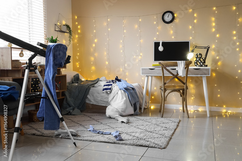 Interior of messy teenager'...