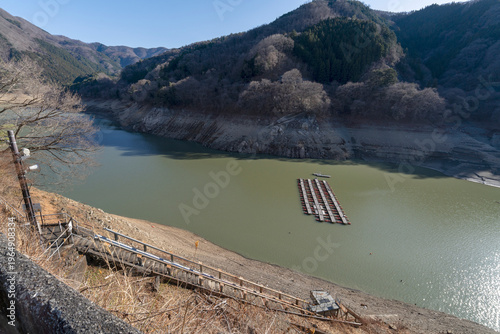 奥多摩湖　2026年春の渇水　麦山浮橋
