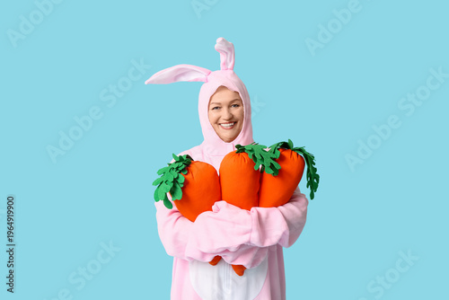 Funny senior woman in Easte...