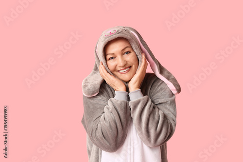 Funny senior woman in Easte...