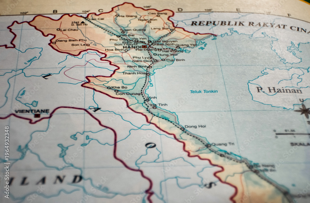 Fototapeta premium Map of Vietnam with Major Cities