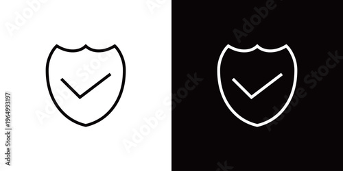 チェックマーク付の盾のラインアイコン。白い線と黒い線のモノクロベクターイラスト