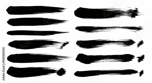 Coleção de pinceladas de tinta preta feitas à mão com texturas de caligrafia japonesa e traços de nanquim isolados no fundo branco para design.