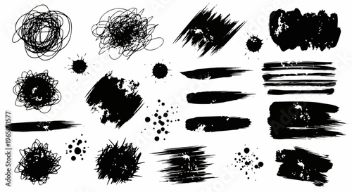 Conjunto de elementos gráficos con pinceladas de tinta negra, garabatos hechos a mano y salpicaduras artísticas sobre fondo blanco aislado.