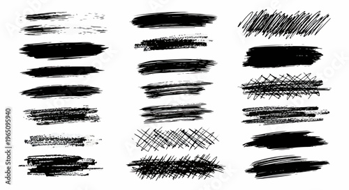 Kolekcja czarnych pociągnięć pędzlem, tekstur tuszem i ręcznie rysowanych elementów graficznych na białym tle do projektów artystycznych oraz grunge.