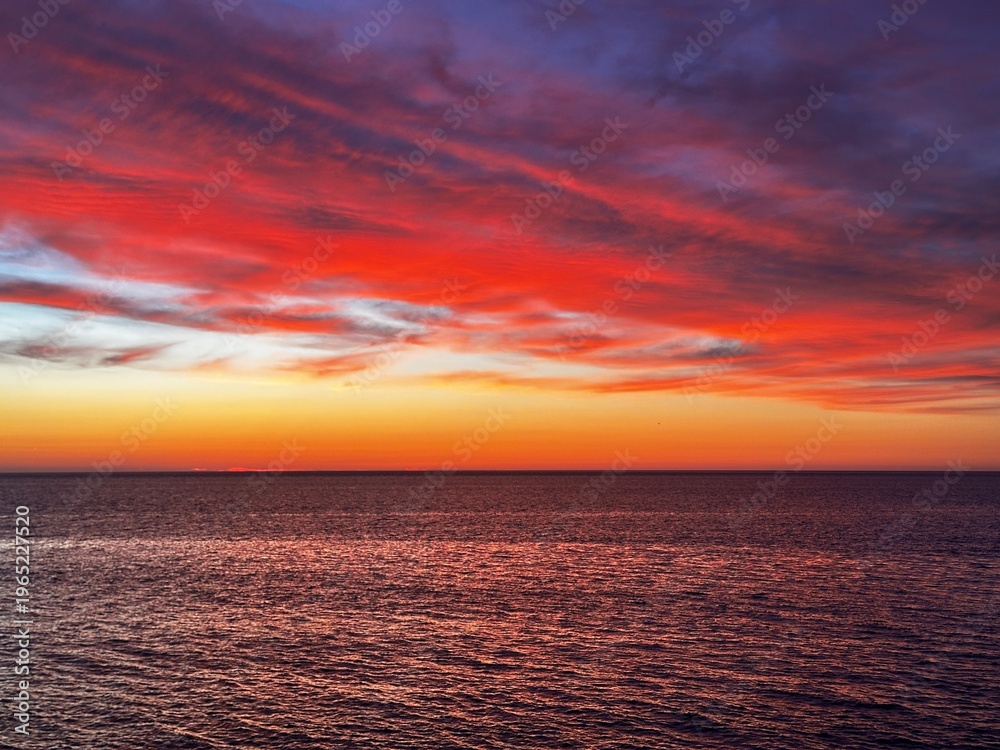 Fototapeta premium sunset over the sea