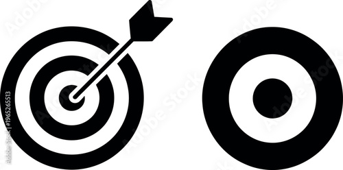 Archery target with a bullseye and a simple circular target without an arrow