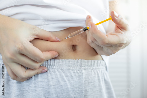 Wallpaper Mural Abdominal Injection Procedure for Medical Treatment (Diabetes, Weight Loss, Clot Prevention) Torontodigital.ca