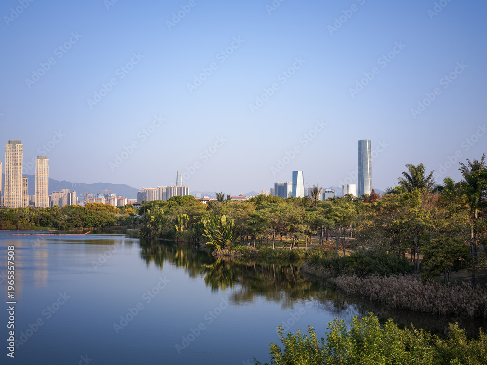 Obraz premium Xiamen Garden Expo Lake Reflections and Skyline