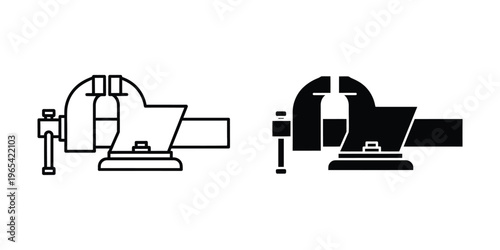 Comparison of lathe machine tooling with and without material