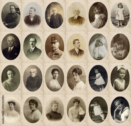 RACCOLTA DI FOTOGRAFIE ANTICHE DI UOMINI E DONNE IN POSA ALL'INTERNO DI CORNICI OVALI	
