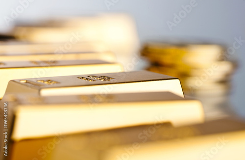 Quadro su tela Gold bars and coins