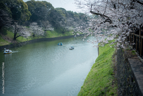 春の九段下　田安門付近の風景　3月