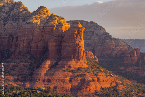 Fotografie Close up view of Coffee Pot Rock in Sedona, Arizona