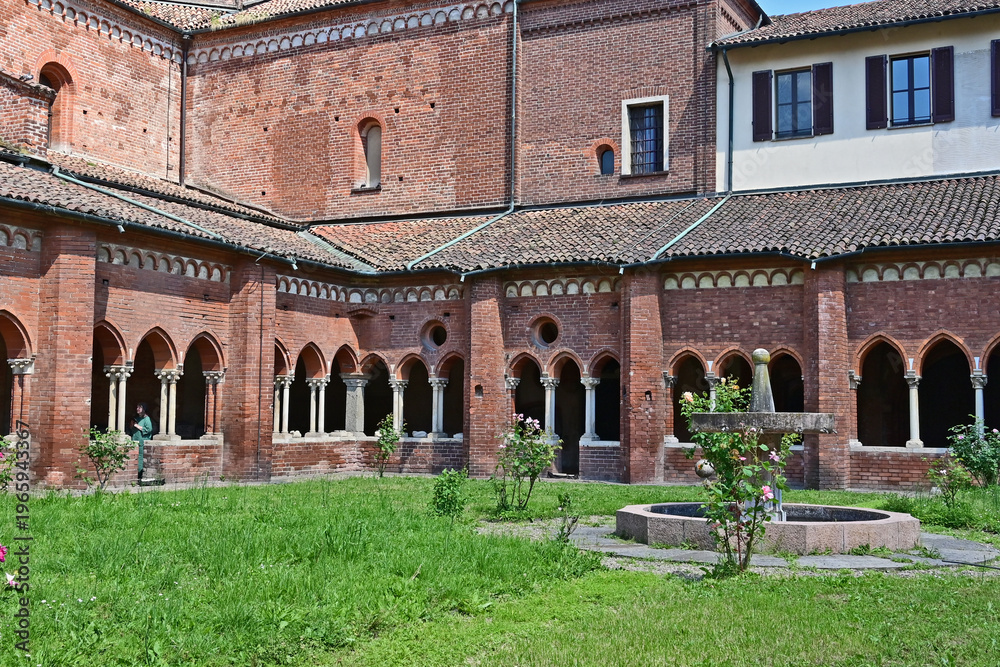 Fototapeta premium Milano, L'abbazia benedettina di Chiaravalle, Lombardia, Italia