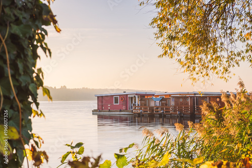 Hausboote in Neuruppin im Seengebiet Brandenburgs