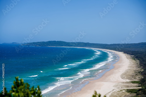 Φωτογραφία High angle view of Cosy Corner at Tallow Beach in Byron Bay, Australia, with tur