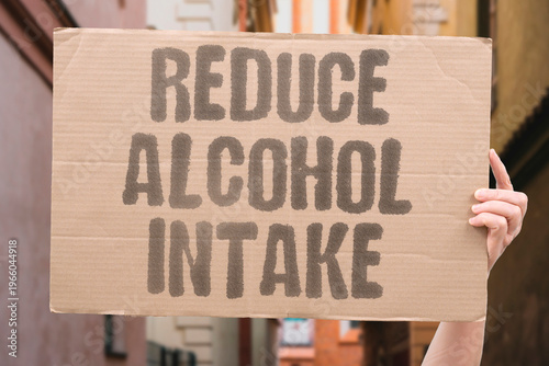 Fotografía "Reduce Alcohol Intake" Small reductions in drinking bring measurable health gains