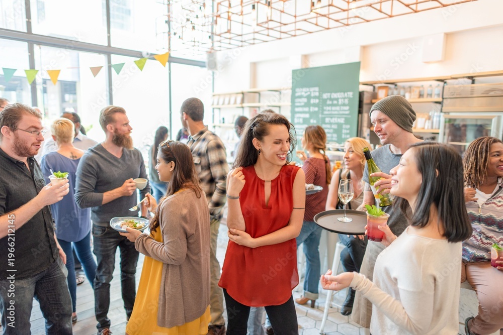 Ταπετσαρία Casual office party gathering friends