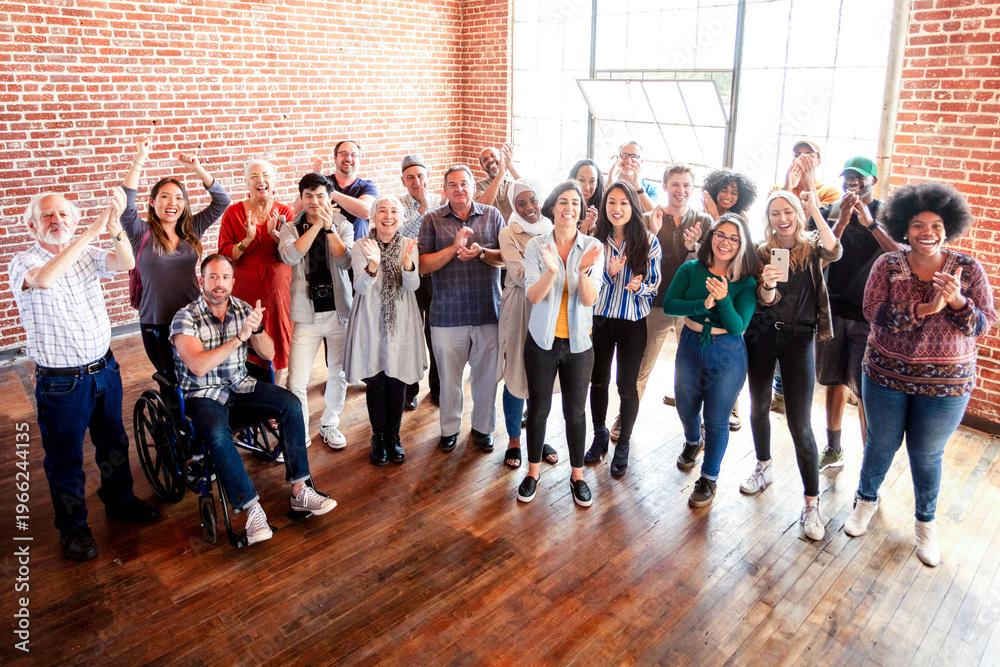 Obraz premium Diverse group celebrating together joyfully