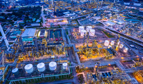 Canvastavla Oil refinery