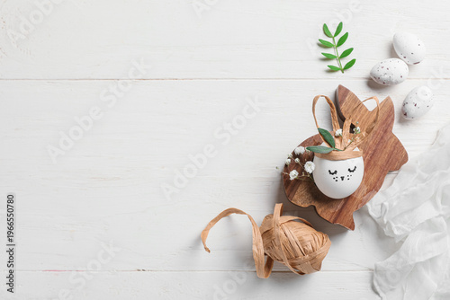 Creative Easter eggs with r...
