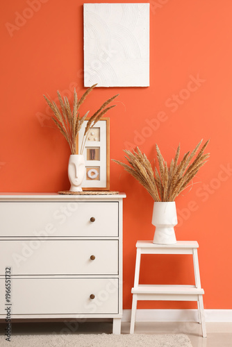 White chest of drawers, ste...