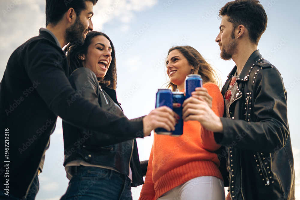 Obraz premium Celebration and Friendship in an Outdoor Environment